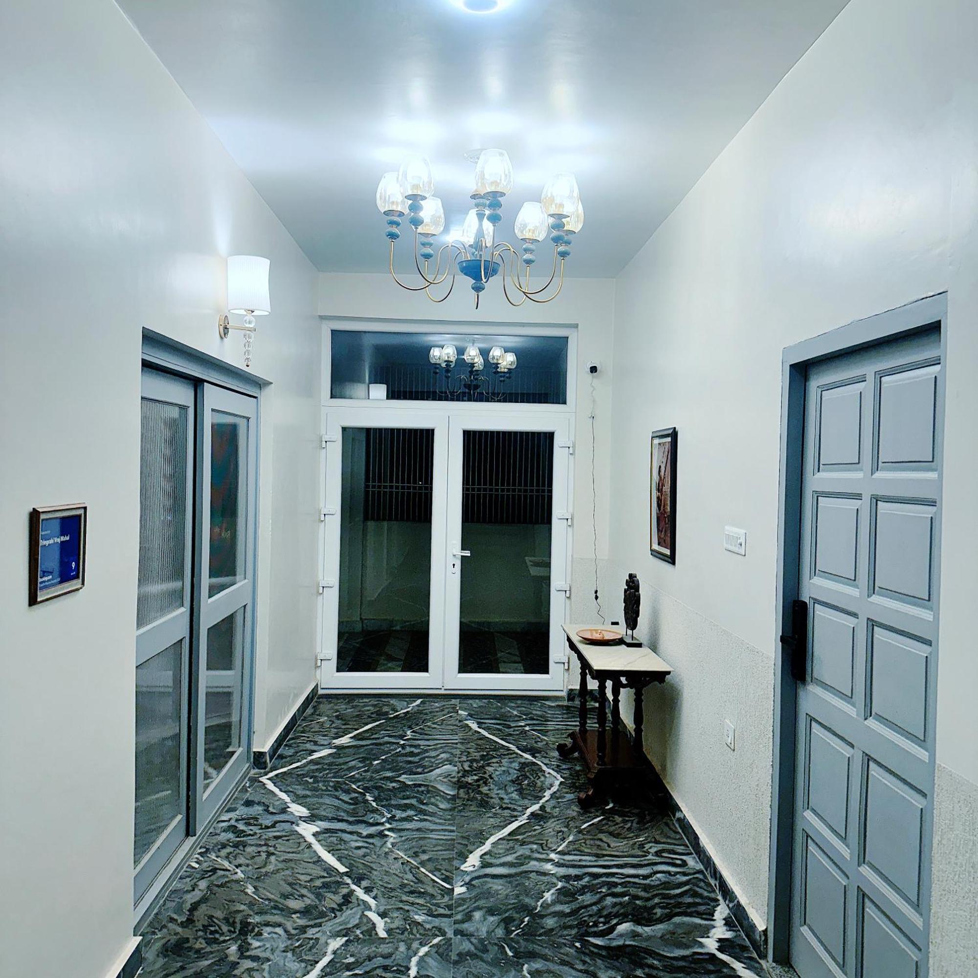 Vraj Vilas Vrindāvan Exterior foto